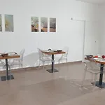 La Movida Frühstückspension 4*
