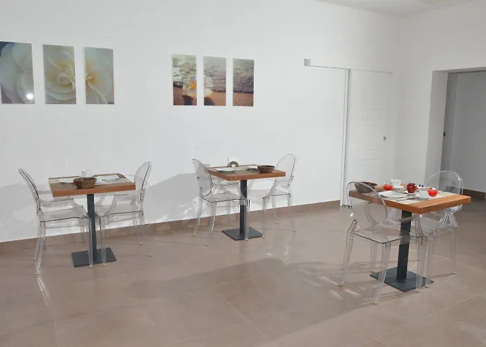 La Movida Frühstückspension 4*